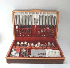 Lotto 79 posate vintage 1939 Oneida Fortune Tudor placcate argento in scatola - Foto 1 di 14