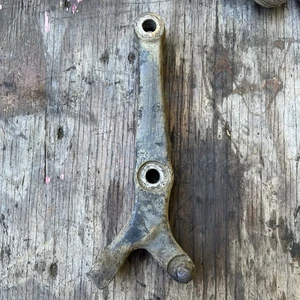 80-86 Nissan/Datsun 720 RWD L/R Steering Knuckle Oem Genuine Parts Used - Picture 1 of 4