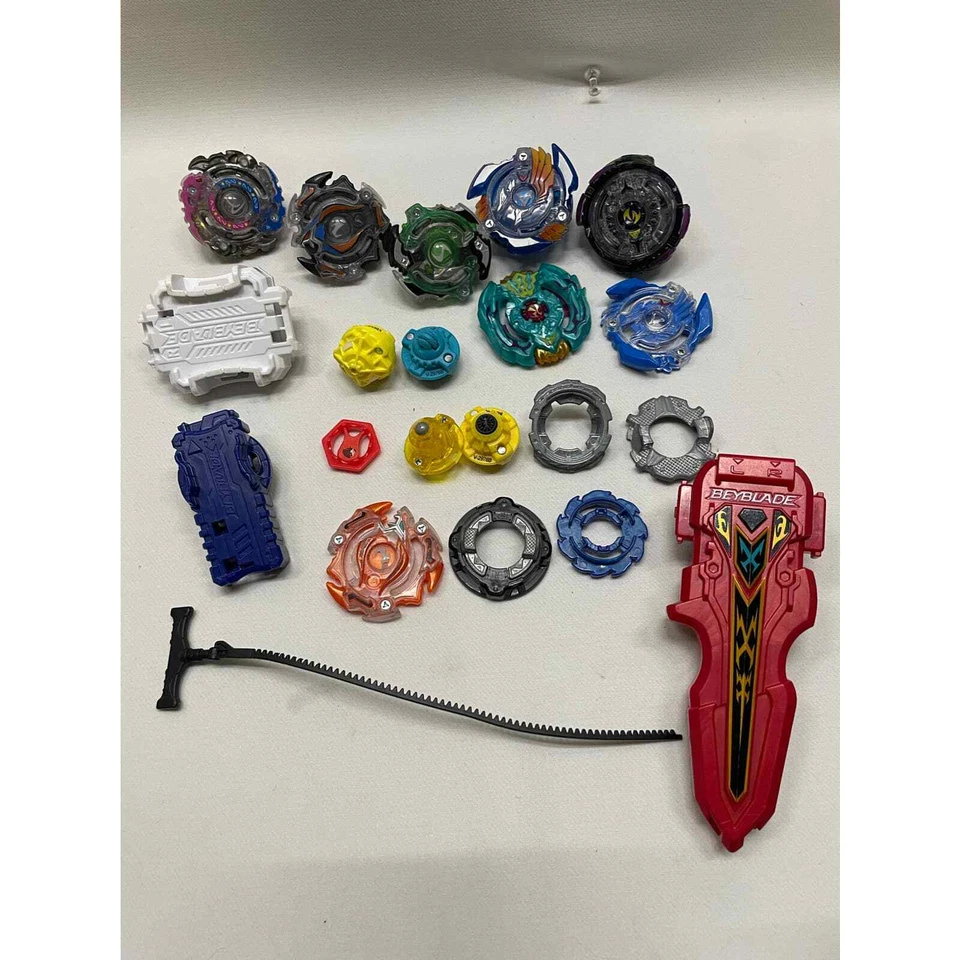 Lote BeyBlade Burst 2017 Lanzador Rip Cord Spinners Piezas  Foto 1 de 4