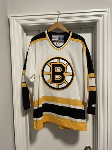 Vintage CCM NHL Boston Bruins White Hockey Jersey Mens M Made In Canada Sewn Cover