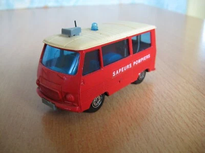 PEUGEOT J7  POMPIERS SOLIDO 1/50 - Photo 1/4