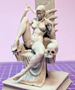 NSFW dominant Throne Woman Scale 1:16 - Bild 1 von 16