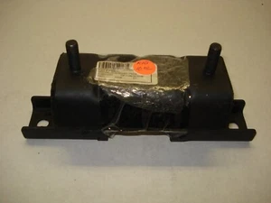 CHEVY / GMC TRUCK TRANSMISSION MOUNT ~ PART# T82638 ~ NEW - Picture 1 of 3