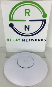 Punto de acceso WiFi de doble banda Ubiquiti Networks U7-Pro-US con soporte NUEVO U-PRO-MP - Imagen 1 de 7