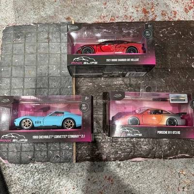 Jada Toys  Pink slips 2021 Dodge Charger  SRT Hellcat 1:32 Scale /3 Pack - Image 1 of 4