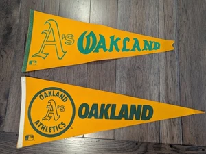 VINTAGE MLB OAKLAND A’s ATHLETICS BASEBALL FULL SIZE WIMPEL 2er-Set (Set 2) - Bild 1 von 2