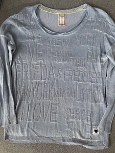 toller Frieda & Freddies NY Damen Pullover hellblau Silber Details wie neu super - Bild 1 von 3