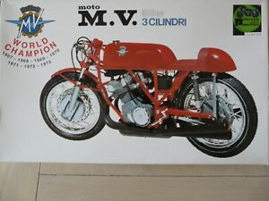 Maquette Moto PROTAR 1/9 Ref 11119 M.V. 500 cc 3 cilindri World Champion 1967 to