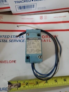 Micro Switch MPS11 Plug In Amplifier; 120VAC; 1/30A; 1/2 FNPT Used, U2 - Picture 1 of 24