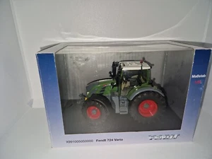 Schuco Fendt 724 Vario in scala 1:32 - Foto 1 di 4