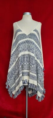 Poncho tejido de lana/algodón/lino Gabatha Calypso St Barth $400  Foto 1 de 4