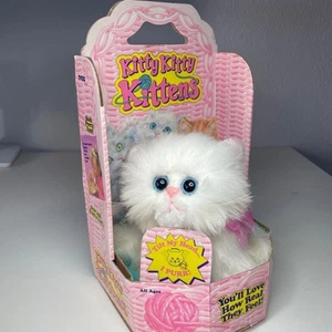 Peluche vintage 1993 Tyco Kitty Kitty Kittens gatto bianco rosa fiocco nuovo con scatola *LEGGI* - Foto 1 di 13