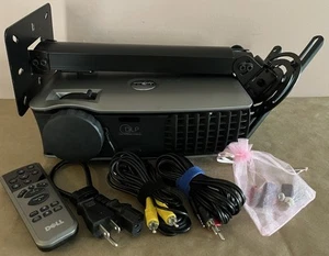 Dell 2400MP DLP Projector W/ Remote, AV Cables, Power Cord, Mount - Tested/Works - Afbeelding 1 van 16