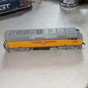 Life-Like HO Union Pacific Diesel Locomotive 3901 - Picture 1 of 5