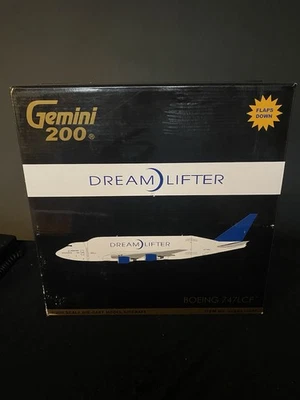 Gemini Jets 1:200 Boeing 747-400LCF Dreamlifter - Image 1 of 4