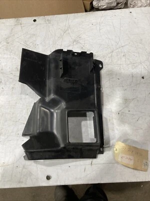 1991-1997 840ci 850i 850csi BMW  Genuine Right  Air Duct 51718108304 NEW OEM - Image 1 of 4