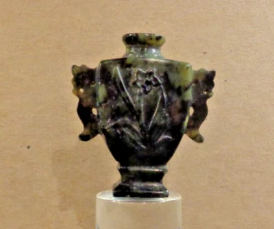 Botella de tabaco de jade verde nefrita china vintage con diseño floral tallado a mano Foto 1 de 4