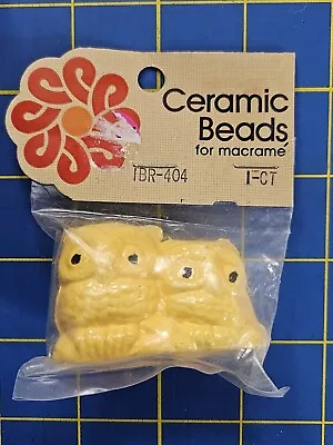 NOS Vintage Yellow Owl Owls Ceramic Macrame Craft Bead 2.25" x 1.5" x 1.25" - Изображение 1 из 4