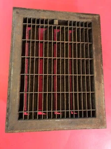 Jan 2024 Antique sheet metal heating grate with fins - Picture 1 of 6