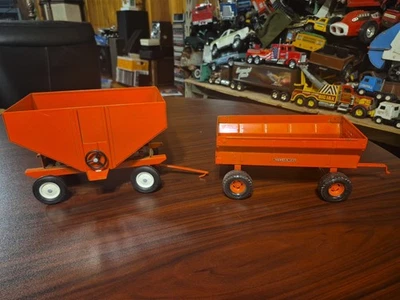 2 ertl 1/16 allis chalmers Trailers - Image 1 of 4
