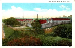 State Prison, FORT MADISON, Iowa Postcard - Curt Teich - Picture 1 of 2