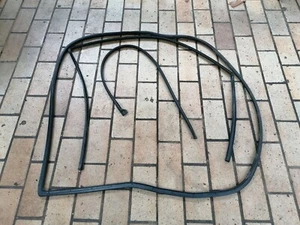 SATZ TÜRLEISTE ZIERLEISTE GUMMIDICHTUNG HONDA CRX EE8 EF8 EF7 ED9 Si DX HF 88-91 - Bild 1 von 7