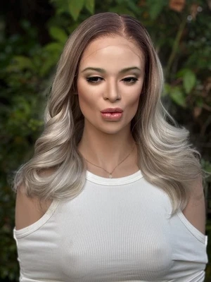 Peluca frontal de encaje mezcla cabello humano | Rubio ceniza platino | Parte libre de encaje atado a mano Foto 1 de 4