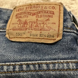 Vintage Levi's Jeans Boys 9 (18x22.5) 550 Relaxed Fit Straight Leg Red Tab Y2K - Picture 1 of 14