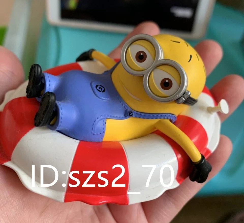 秘密汤姆 - 正品流行马丁小黄人假日系列迷你人偶可爱玩具礼物 — 第 1/1 张图片