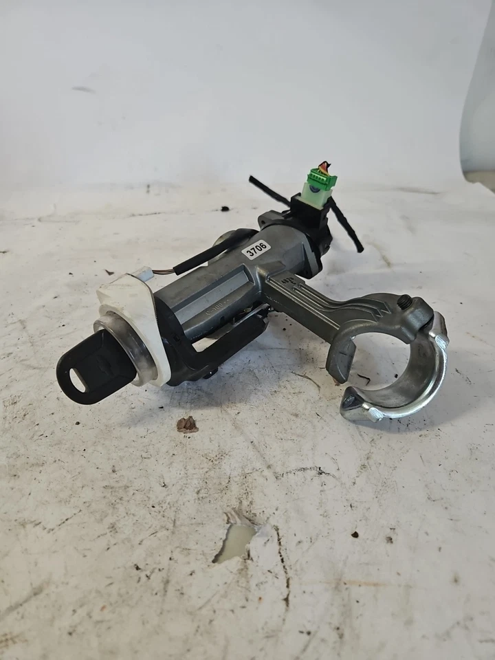 Chevrolet Captiva Sport 2012-2015 bloqueo de encendido con llave e inmovilizador OEM 22743215 Foto 1 de 4