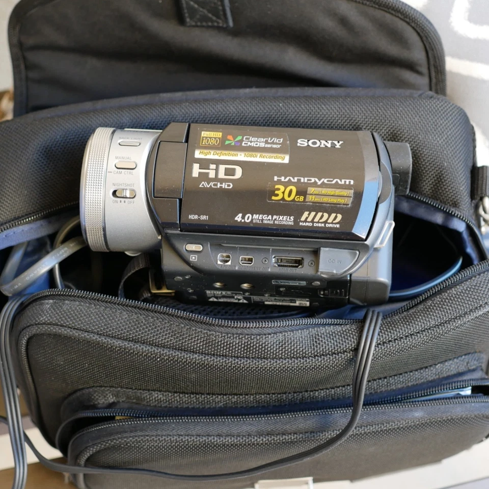 Sony HDR-SR1 AVCHD HD 1080i Handycam Camcorder 30GB HDD Tested Mint Look - Image 1 of 4