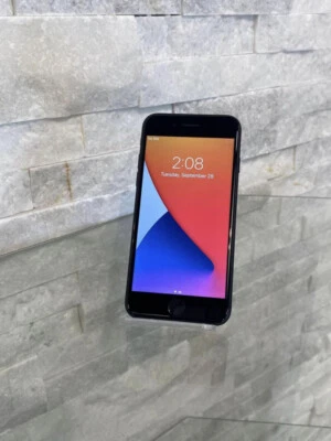 Apple iPhone 7 - 32GB - Black (Unlocked) Very Nice Condition - Image 1 of 4