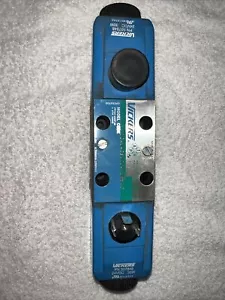 Vickers DG4V-3S-2C-MU8560 VALVE - Picture 1 of 5