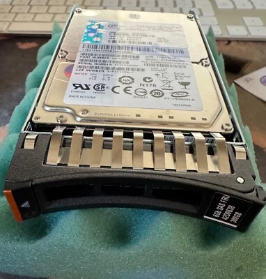 IBM 42D0638 300GB 2,5" SFF 10K 6Gb SAS für eServer xSeries // 42D0637 42D0641 - Immagine 1 di 4