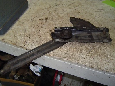 1971 1973 Ford Mustang right Door Window Regulator  - Image 1 of 4