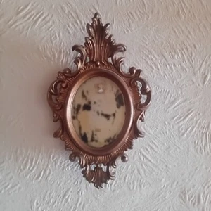 A Vintage Ornate Gold Oval Photo Picture Frame 7" Tall - Good Condition to Use. - Picture 1 of 1