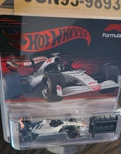 Hot Wheels Exclusive Mattel Creations Formula 1 F1 w/Tire Stand New in Protector - Picture 1 of 2