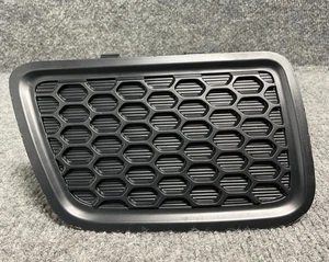 Jeep Grand Cherokee Front Left Lower Tow Hook Grille Bezel 2014-2016 🔧🚙🔥 - Bild 1 von 13