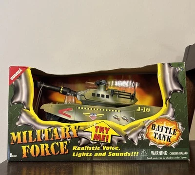 Veículo tanque de batalha 1998 Buddy L força militar novo na caixa, luzes de voz e som - Imagem 1 de 4