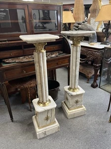 Coppia di colonne/piedistalli Jardinières in marmo bianco di Siena scanalati e ormalu - Foto 1 di 12