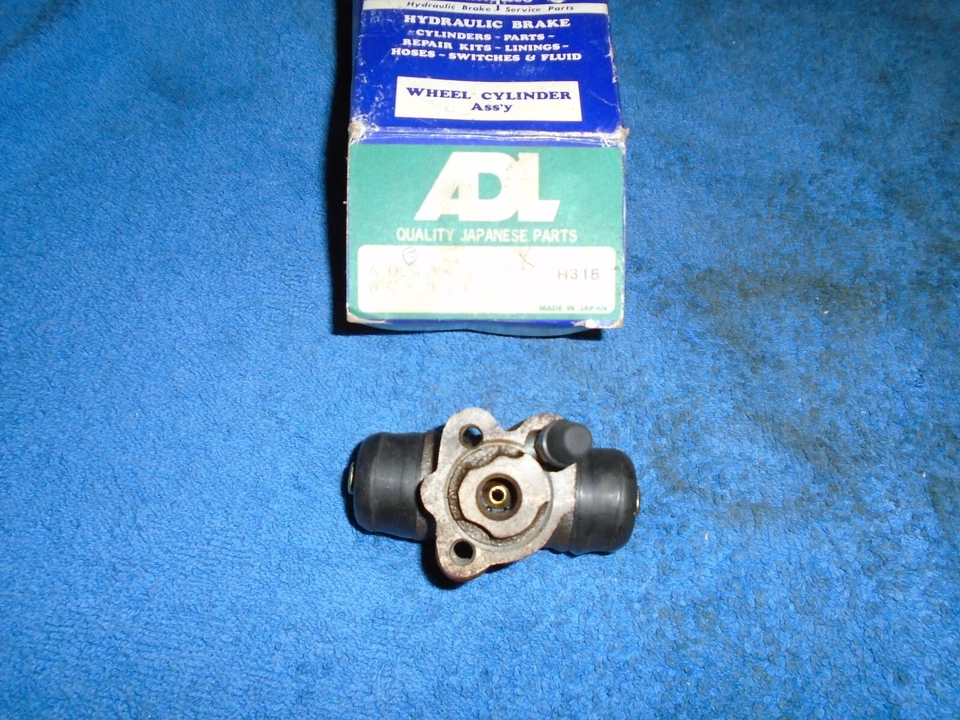 Cilindro rueda trasera derecha Toyota Starlet EP/KP 70/71/80/81 1985-96 NOS Miyaco Foto 1 de 1