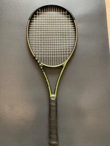Wilson Blade 98 V8 Tennis Racket - G2 (Excellent Condition) 305g 16x19 - Picture 1 of 7