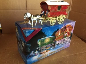 MATCHBOX YESTERYEAR GYPSY CARAVAN 1900 YSH1 HERITAGE HORSE DRAWN CARRIAGES MINT - Picture 1 of 9
