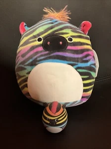 Squishmallows 8 pulgadas Safiyah arco iris cebra a rayas con Squooshems nuevo con etiquetas Kellytoy - Imagen 1 de 4