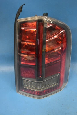 Chrysler 300 RH 2013-2014 LADO DEL PASAJERO LENTE AHUMADA LUZ TRASERA LÁMPARA TLP OEM Foto 1 de 4