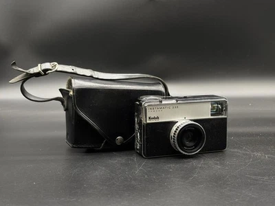 Vintage. Kodak Instamatic 233 Made in England - Photo 1/4