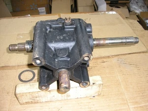 Simplicity Allis Chalmers  Bevel Gear Box  7112  7119  7016 917  Tractor - Picture 1 of 8