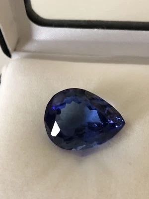 Tanzanita azul púrpura intenso con forma de pera de 16,77 quilates certificado GIA grado museo  Foto 1 de 4