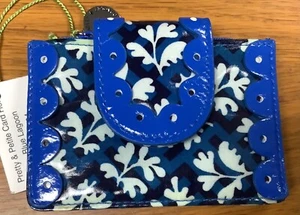 Neu mit Etikett Vera Bradley Pretty & Petite kleines Kartenetui Geldbörse Blue Lagoon Rüschen - Bild 1 von 3