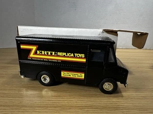 ERTL REPLICA TOYS STEP VAN FROM 1990 METAL LOCKING BANK- RETIRED RARE - Picture 1 of 4